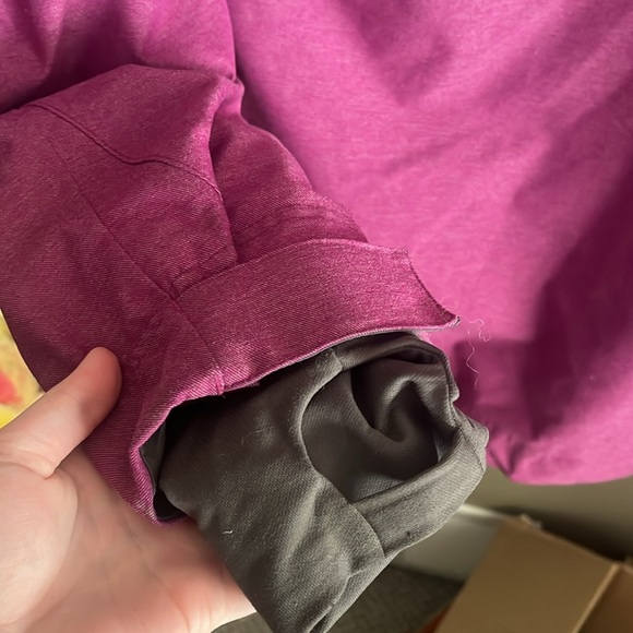 EUC WOMENS MEDIUM UNDEr ARMOUR COLD GEAR WINTER SNOW SKI JACKET - Picture 12 of 12